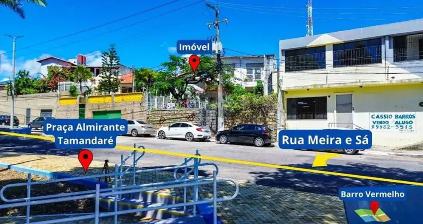 Casa Exclusiva em Frente a Praça Tamandaré, a Venda com 5 dormitórios