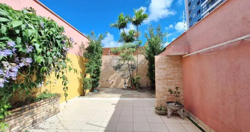 Casa com 5 quartos à venda no Lagoa Nova, Natal 