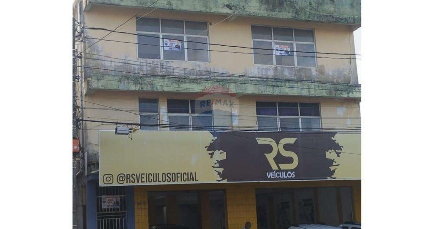 Prédio Comercial Avenida 6 com 8 salas nos andares superiores