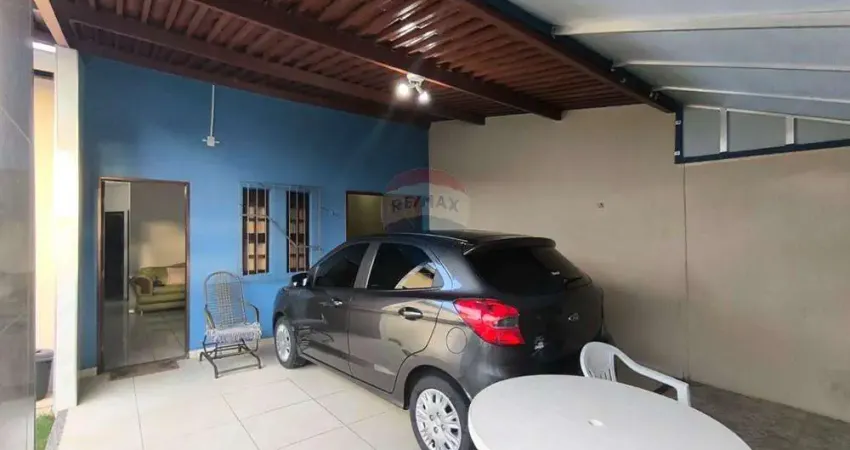 Vendo casa em Emaús – Parnamirim/RN! Muito conservada, com 2 quartos, sendo 1 suíte.