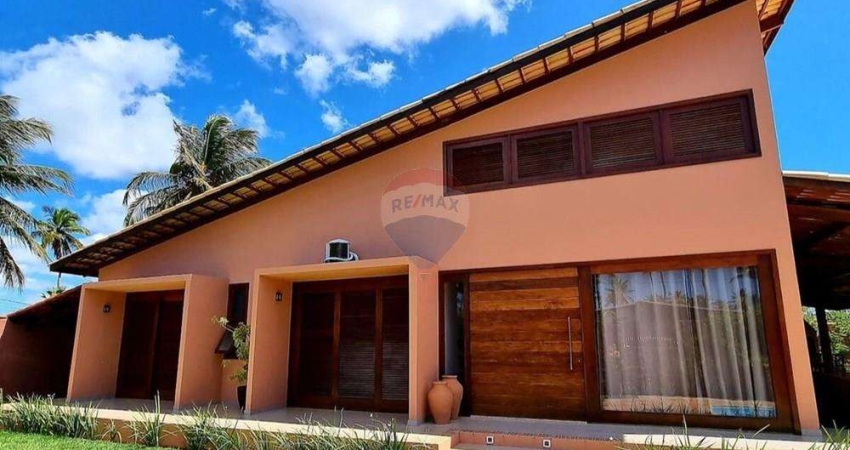 Casa alto padrão com 3 suítes a poucos metros da Praia de Santo Cristo