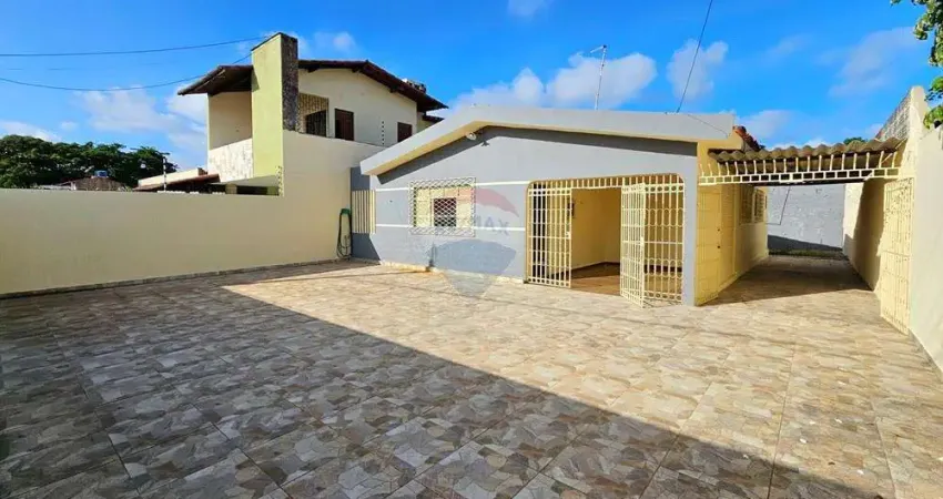 Casa com 3 quartos para alugar na Rua Praia de Maracajaú, 8897, Ponta Negra, Natal