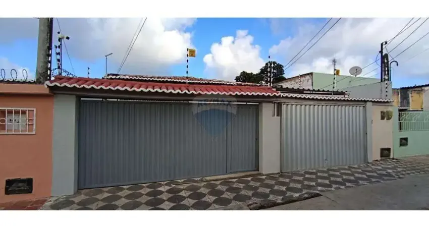 Casa com 5 quartos à venda no Alecrim, Natal