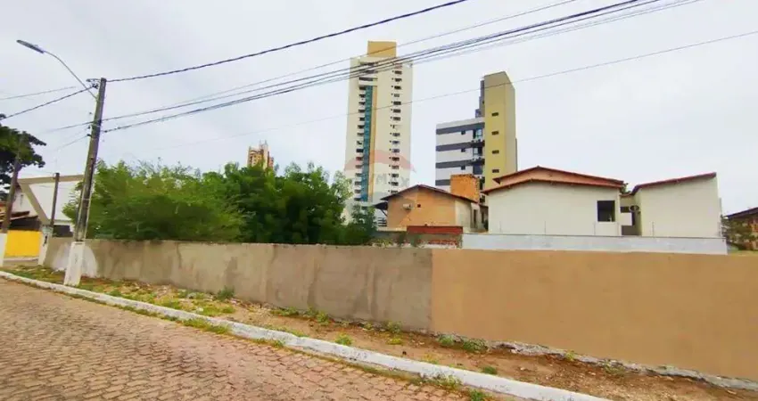 Terreno de 1350m² em Ponta Negra - Oportunidade para construtores!