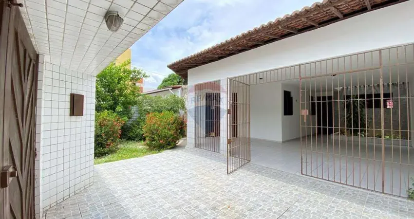 Casa com 3 quartos à venda na Rua Historiador Tobias Monteiro, 2054, Lagoa Nova, Natal