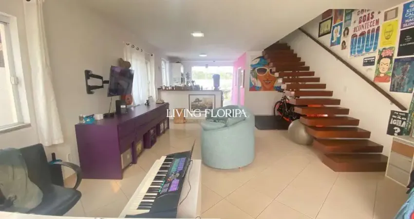 Casa com 3 quartos à venda na Rua Grumixama, 158, Campeche, Florianópolis