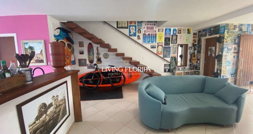 Casa com 3 quartos à venda na Rua Grumixama, 158, Campeche, Florianópolis