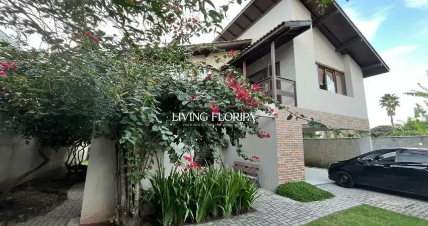 Casa com 3 quartos à venda na dos Açorianos, 40, Campeche, Florianópolis