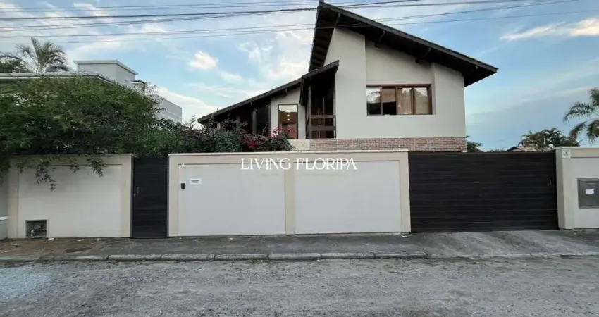 Casa com 3 quartos à venda na dos Açorianos, 40, Campeche, Florianópolis