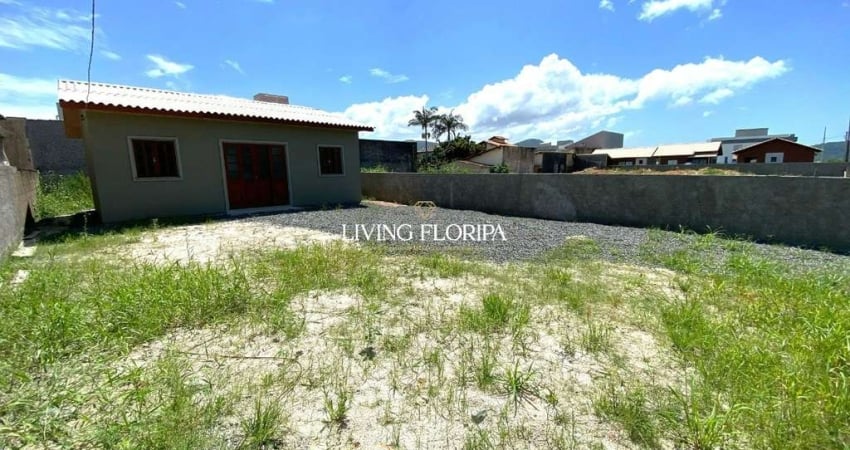 Casa com 2 quartos à venda na Rua do Aviador, 407, Carianos, Florianópolis