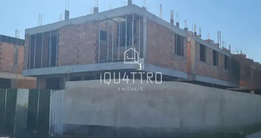 Sobrado em condomínio com 03 suites  no bairro uberaba  com 172,20m .