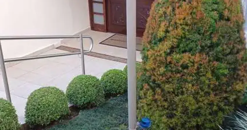 Apartamento no Juveve com sacada com garagem coberta cozinha planejada.