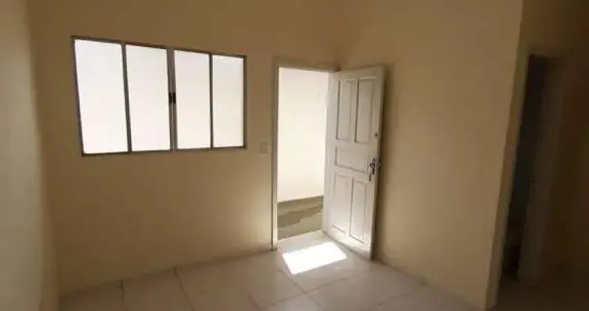 Casa 1 Dormitório para locação - Excelente localização ! 3 Casas no Quintal