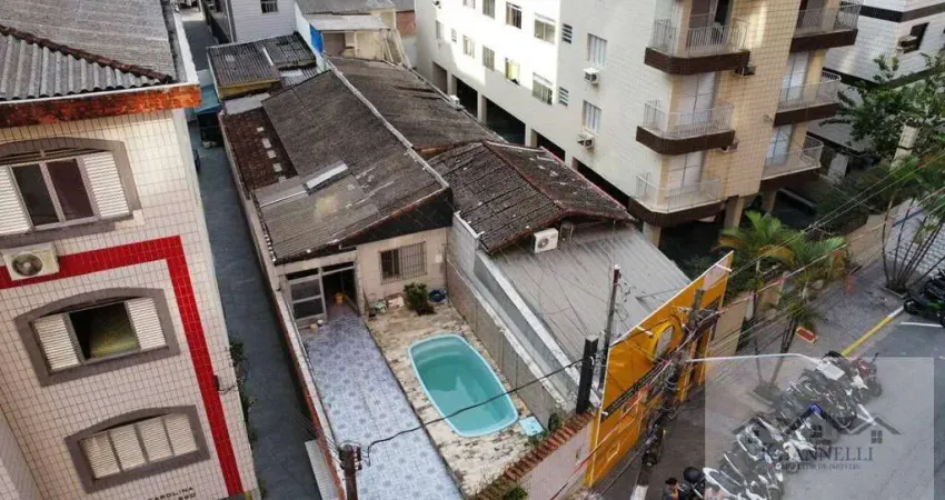Casa no Boqueirão . Centro da Cidade de Praia Grande SP.