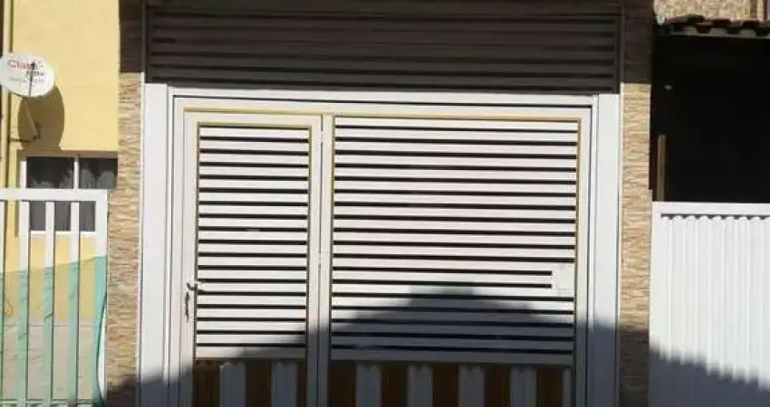 Casa em condomínio individual 2 dormitórios 1 vaga de garagem