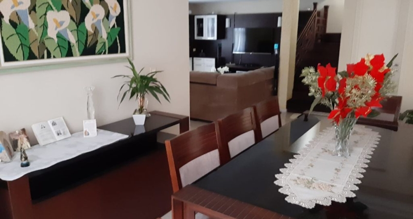 Lindo Sobrado Triplex Vila Izabel Curitiba - PR