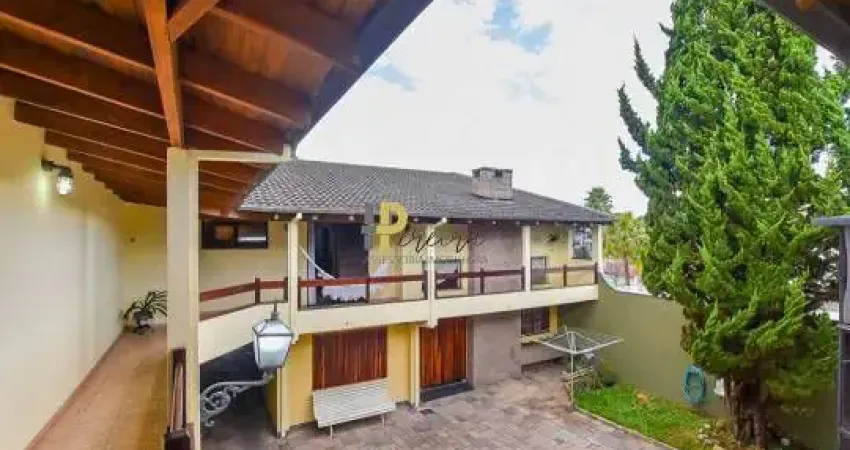 Casa de Luxo no Bairro Ahú - Próxima da Justiça Federal