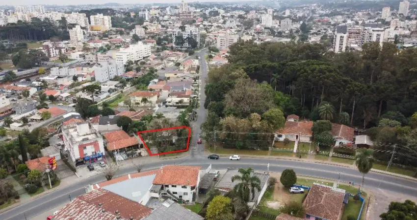 Terreno à venda na Avenida Monteiro Tourinho, Tingui, Curitiba