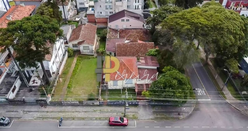 Grande lote 600m² no Mercês! Oportunidade