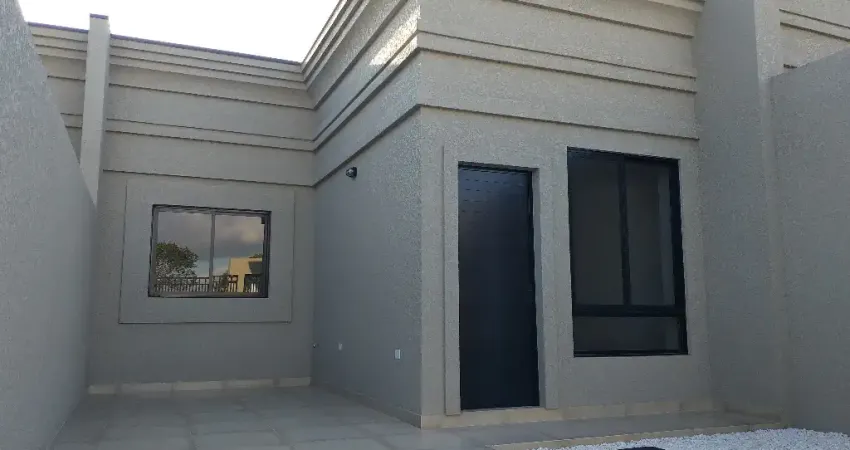 CASA DE ESQUINA COM AMPLO TERRENO – 3 QUARTOS COM SUÍTE