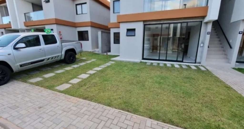 Casa térrea com 2 suítes em Buraquinho