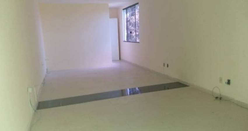 Sala comercial com 1 sala para alugar no Recreio Ipitanga, Lauro de Freitas 