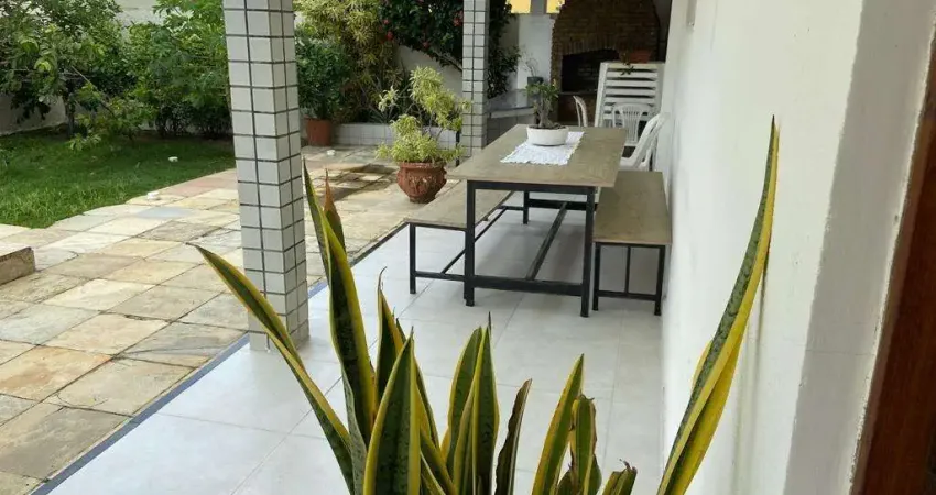 CASA COM 4/4 EM VILAS DO ATLÂNTICO