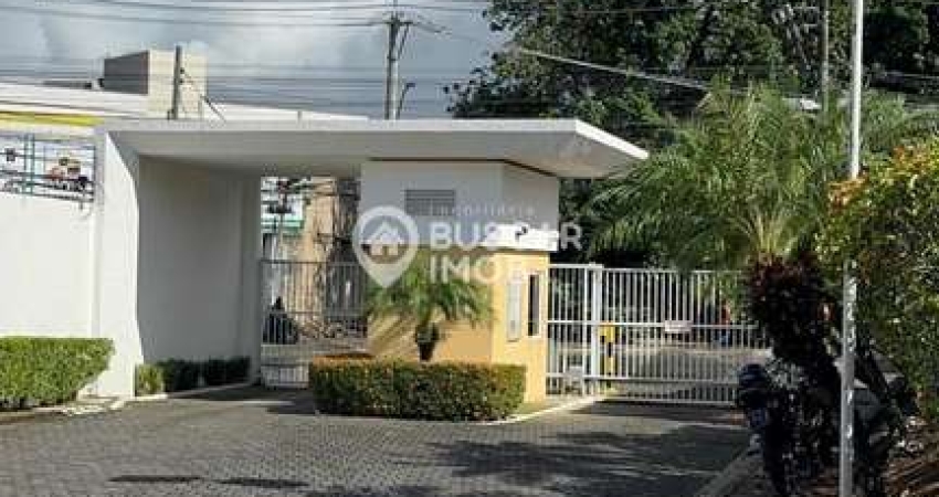CASA COM 4/4 EM CONDOMÍNIO FECHADO