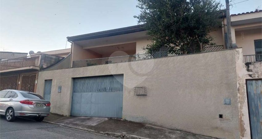 Casa com 3 quartos à venda em Vila Barão - SP
