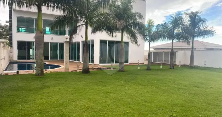 Condomínio com 4 quartos à venda em Jardim Itanguá - SP