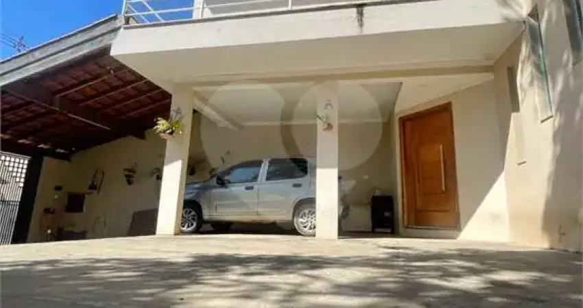 Casa com 3 quartos à venda em Jardim Santa Bárbara - SP