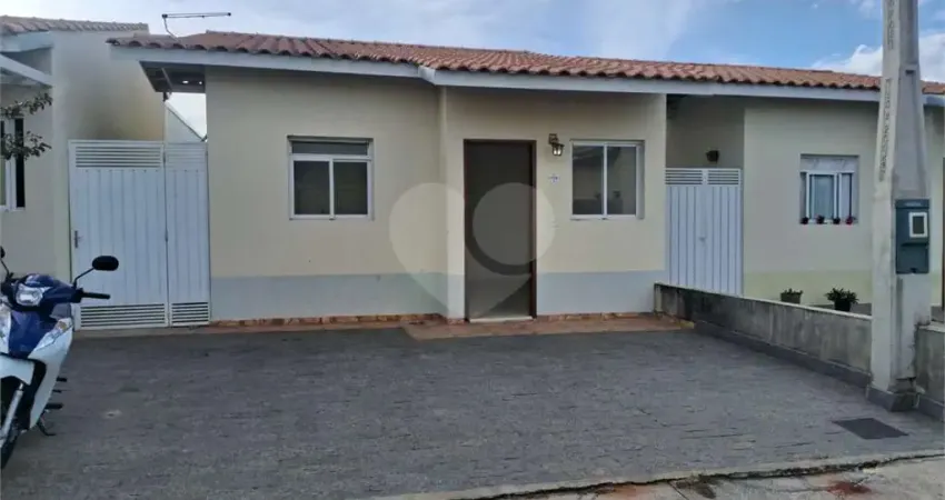 Condomínio com 2 quartos para locação em Jardim Simus - SP