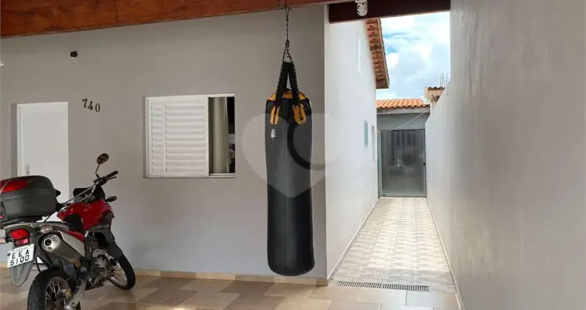 Casa com 2 quartos à venda em Jardim Santa Bárbara - SP