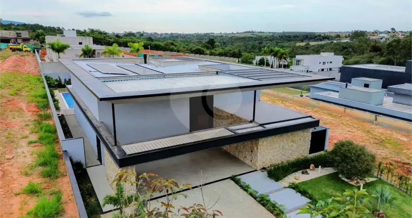 Condomínio com 4 quartos à venda em Jardim Itanguá - SP