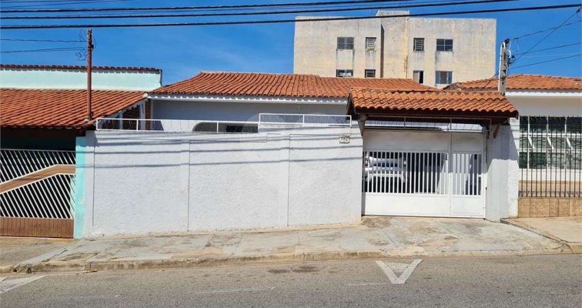 Casa com 3 quartos à venda em Vila Fiori - SP