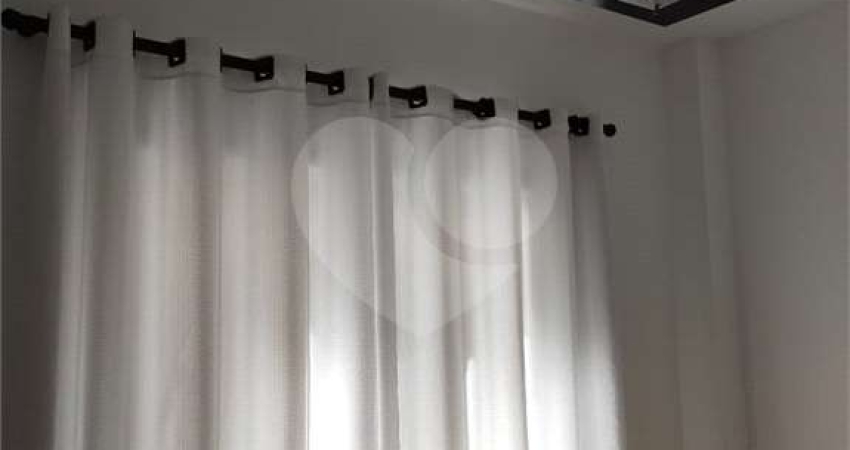 Condomínio com 2 quartos à venda em Jardim Karolyne - SP