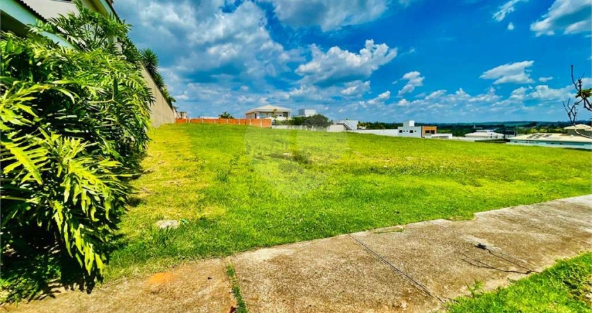 Condomínio à venda em Jardim Itanguá - SP