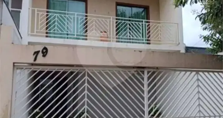 Sobrado com 3 quartos à venda em Jardim Karolyne - SP