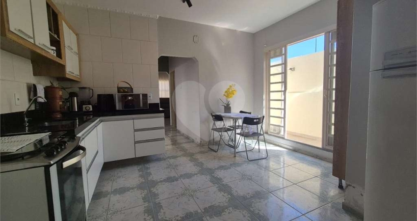 Casa térrea com 4 quartos à venda em Conjunto Habitacional Júlio De Mesquita Filho - SP