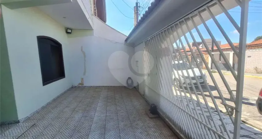 Casa com 3 quartos à venda em Vila Carvalho - SP