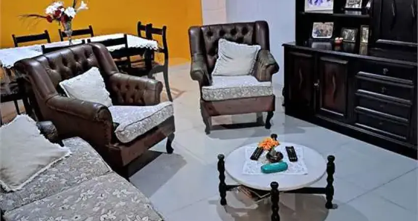 Casa com 2 quartos à venda na Ana Augusta Soares, Jardim Saira, Sorocaba