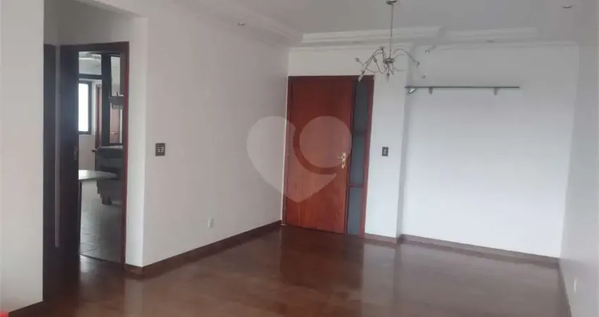 Apartamento com 3 quartos à venda ou para locação em Centro - SP