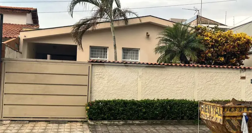 Casa com 3 quartos para locação em Jardim América - SP