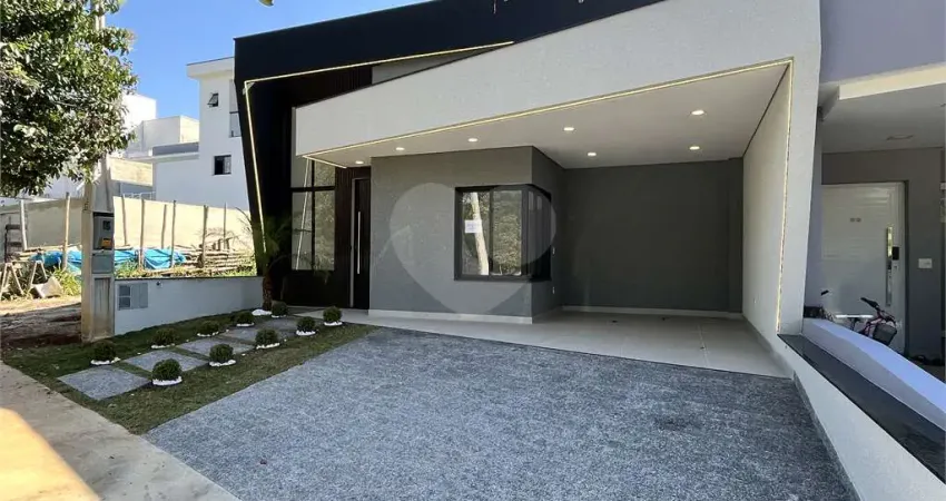 Casa à venda com 3 quartos, sendo 1 suíte, no condomínio Terras de São Francisco, Sorocaba - SP