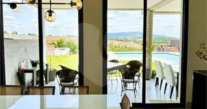 Casa  à venda com 4 quartos, sendo 4 suítes,  no condomínio village ipanema, araçoiaba da serra - sp