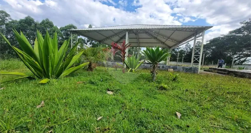 Chácara à venda com 3 quartos, sendo 2 suítes, no centro, piedade - sp