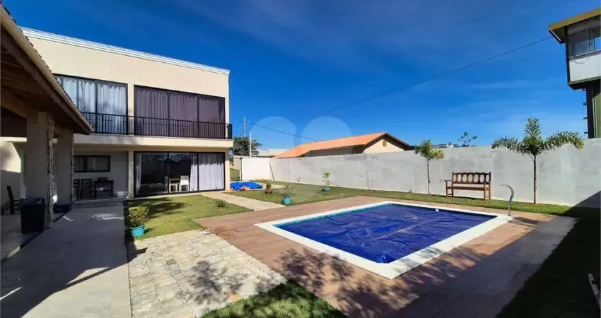 Casa à venda com 4 quartos, sendo 4 suítes, no condomínio vilaggio araçoiaba, araçoiaba da serra - sp