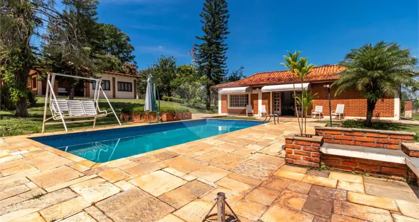 Chácara à venda com 5 quartos, sendo 2 suítes, em vila são joão, sarapuí - sp