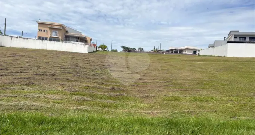 Terreno à venda no condomínio Village Saint Charbel, Araçoiaba Da Serra - SP