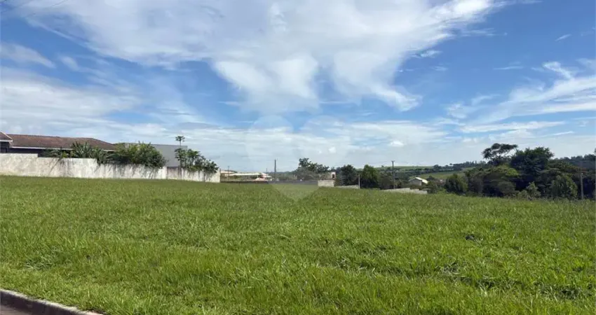 Terreno à venda no condomínio Village Saint Charbel, Araçoiaba Da Serra - SP